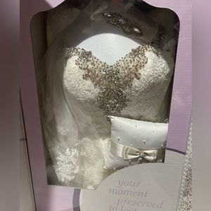 Kitty Chen contour wedding dress